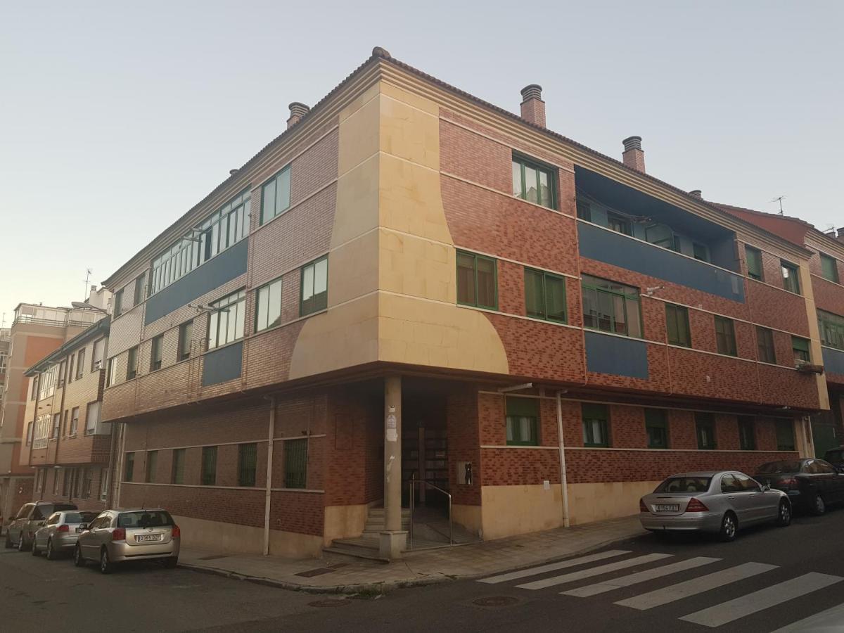 Www Goyahospitales Es Apartment León Exterior foto